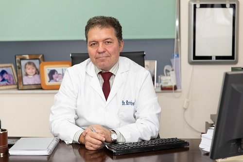 Dr. Roviralta: «Nuestro papel no debe limitarse a diagnosticar y tratar enfermedades»