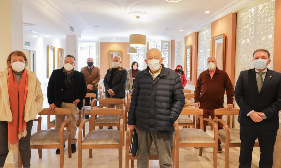 Médicos jubilados contra la COVID-19
